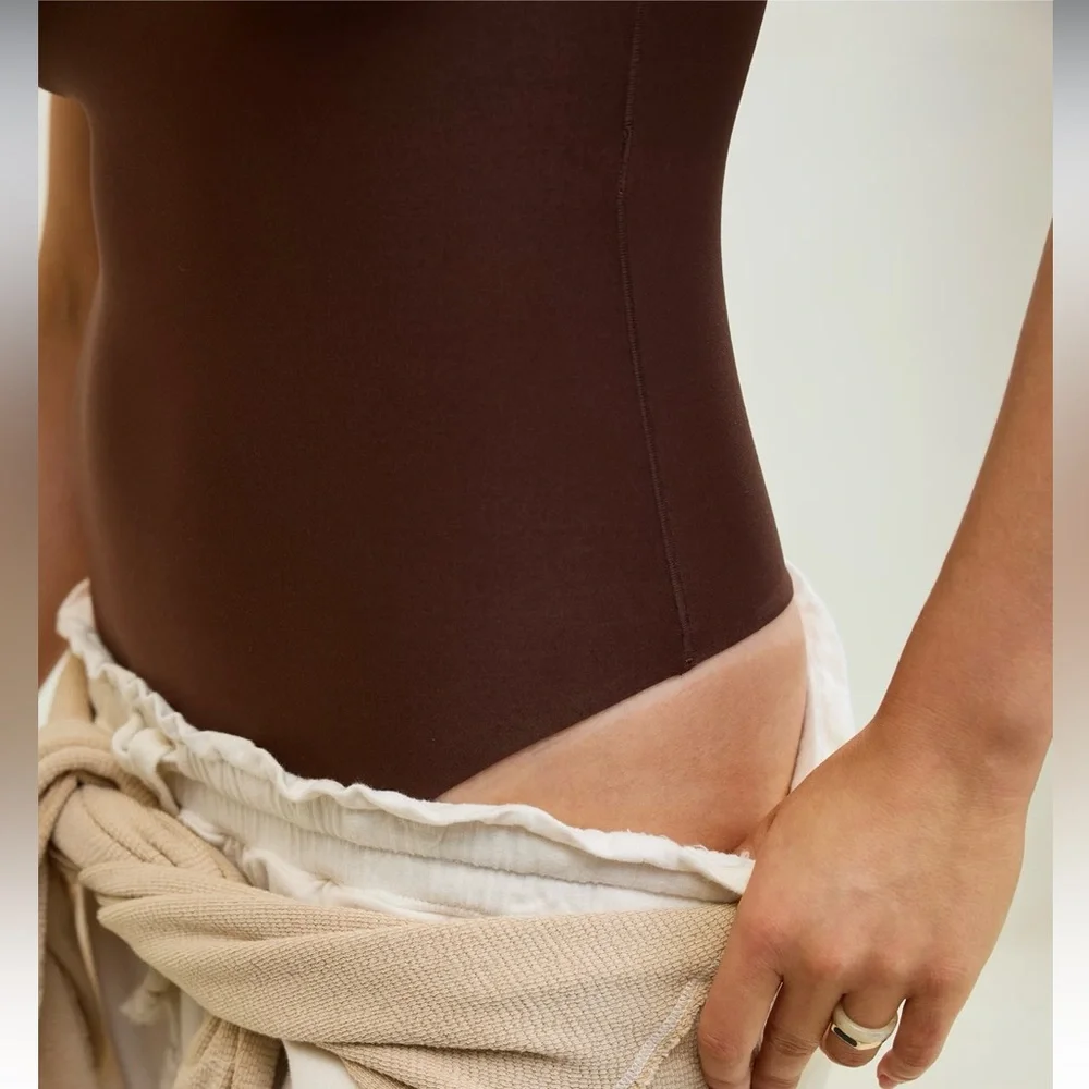 SMOOTHEZ Short Sleeve Thong Bodysuit - Picture 6 of 7